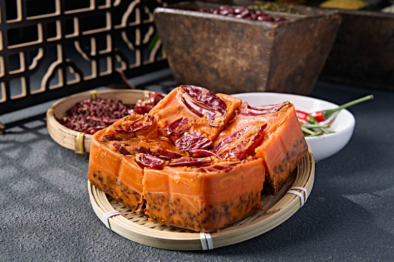 重庆传统香辣块状牛油火锅底料图片