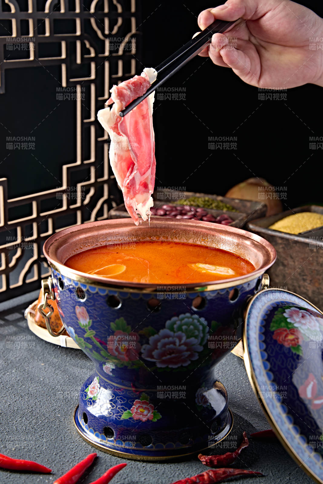 景泰蓝小火锅汤底番茄菌汤锅底图片