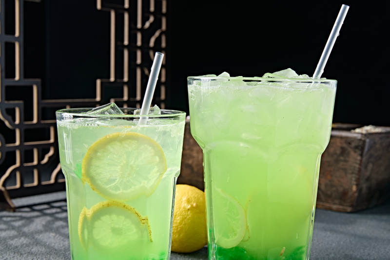 解暑饮料珍珠青苹果汁图片