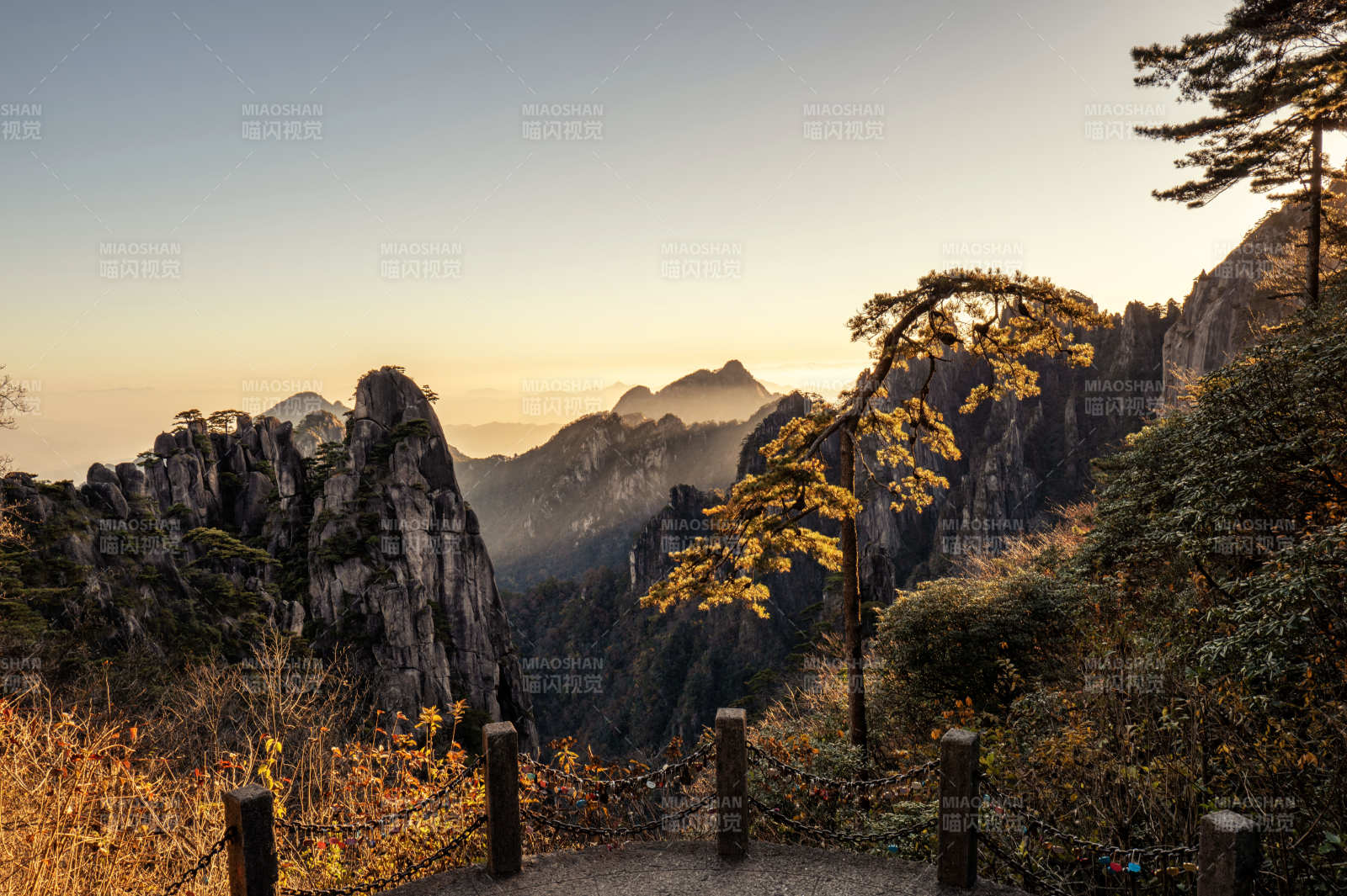 山间秋色美如画图片