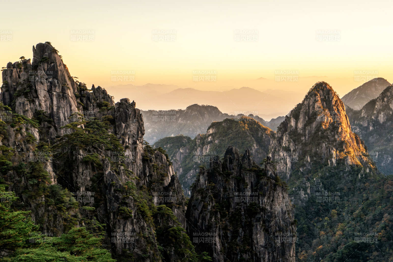 黄山日出奇峰图片