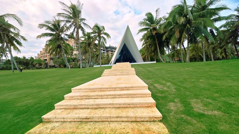 海南陵水清水湾莱佛士酒店金字塔型建筑图片