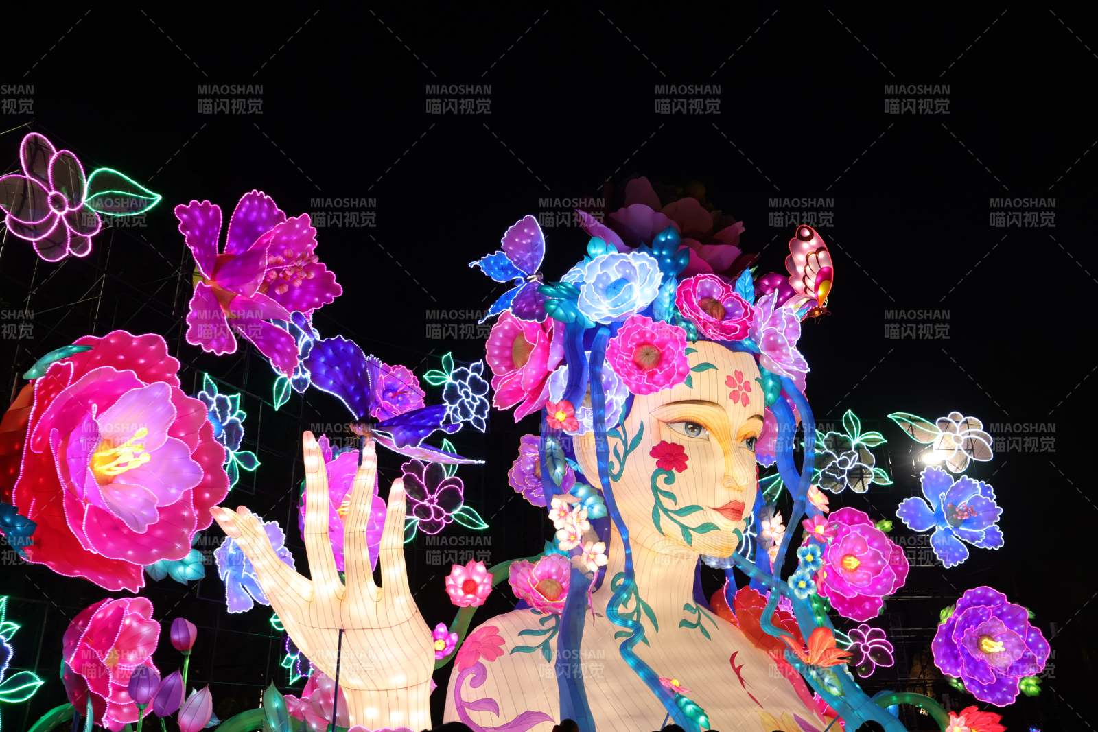 云南花漾女神夜光秀图片