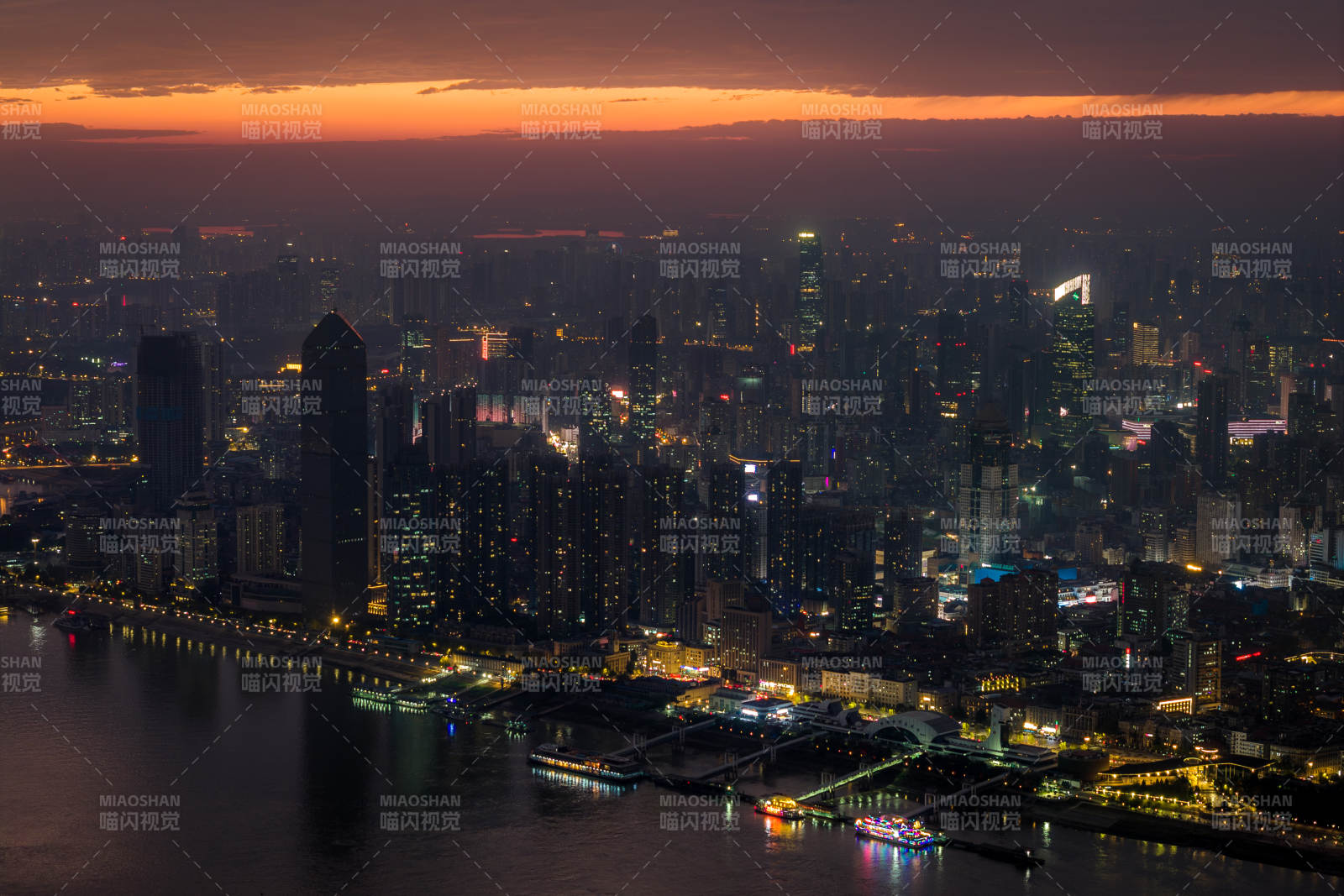 武汉城市夜景璀璨图片