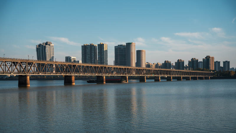 杭州钱塘江大桥城市天际线图片