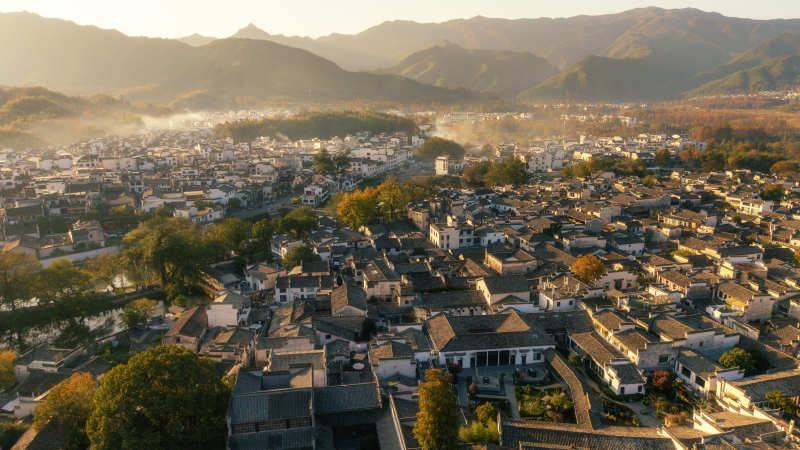 晨曦中的山城美景图片