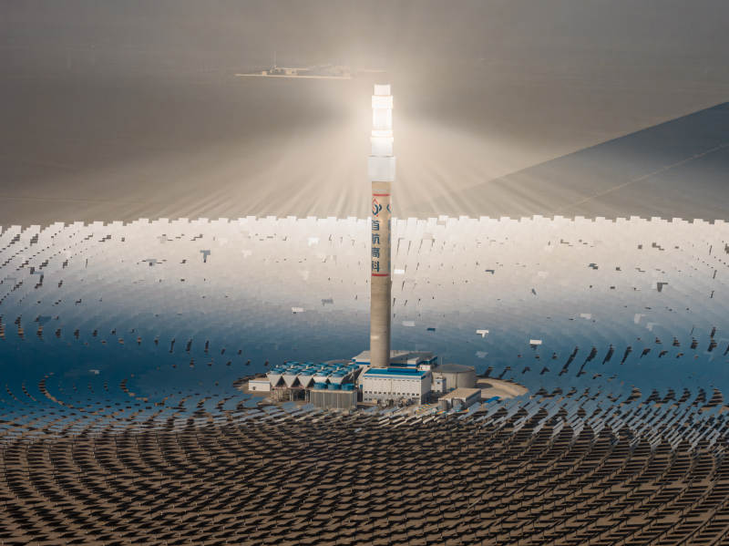 敦煌熔盐塔式光热电站绿色能源光伏发电大景图片