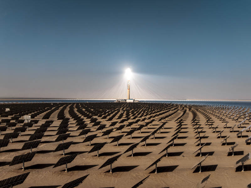 敦煌熔盐塔式光热电站绿色能源光伏发电沙漠图片