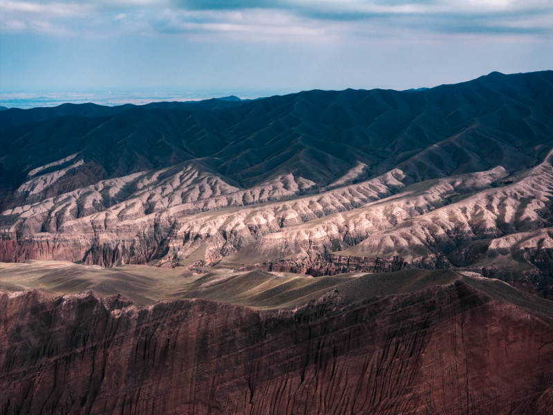 新疆安集海大峡谷红山大峡谷层峦叠嶂山脉图片
