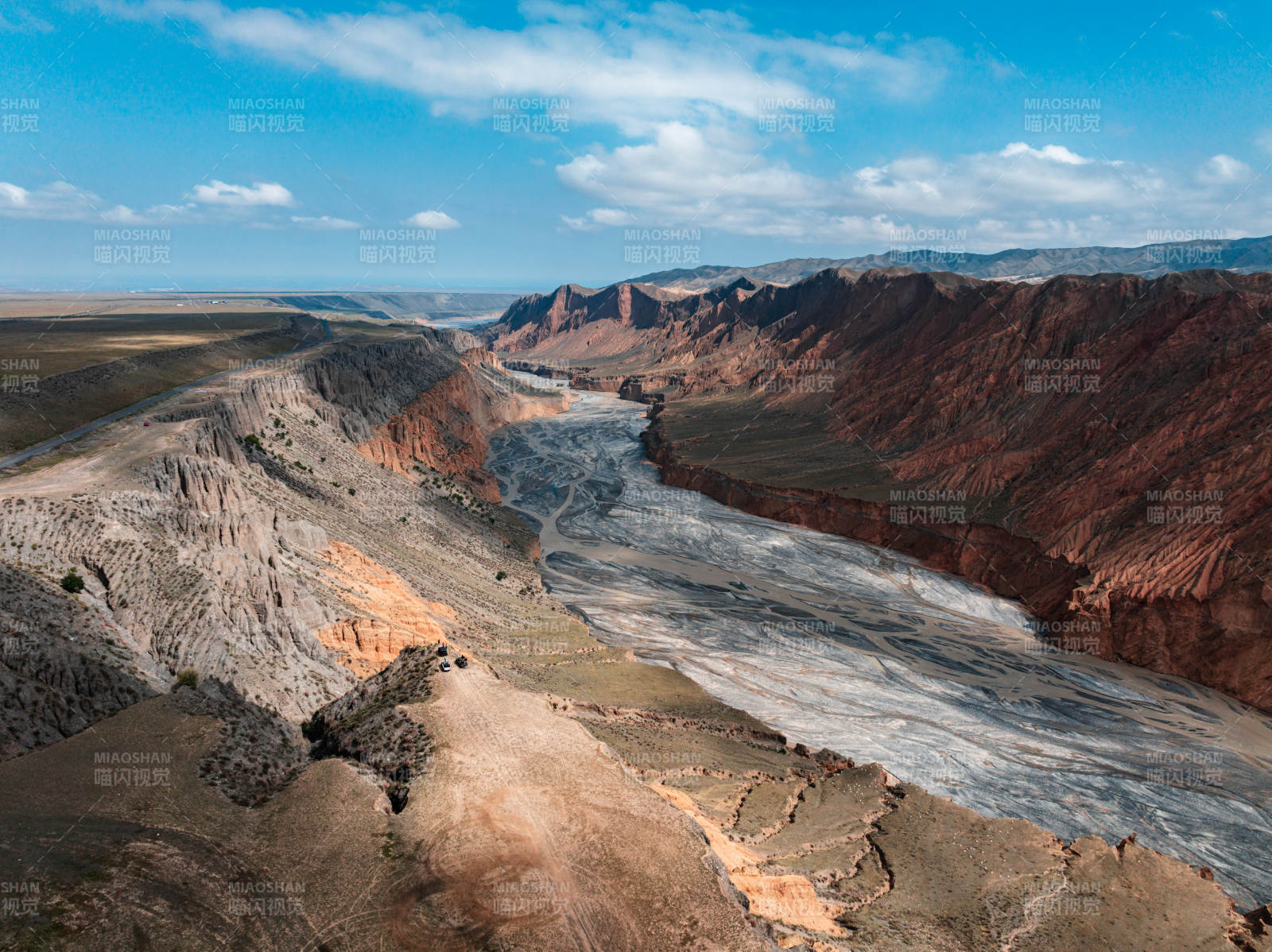 新疆安集海大峡谷红山大峡谷河床地形地貌图片
