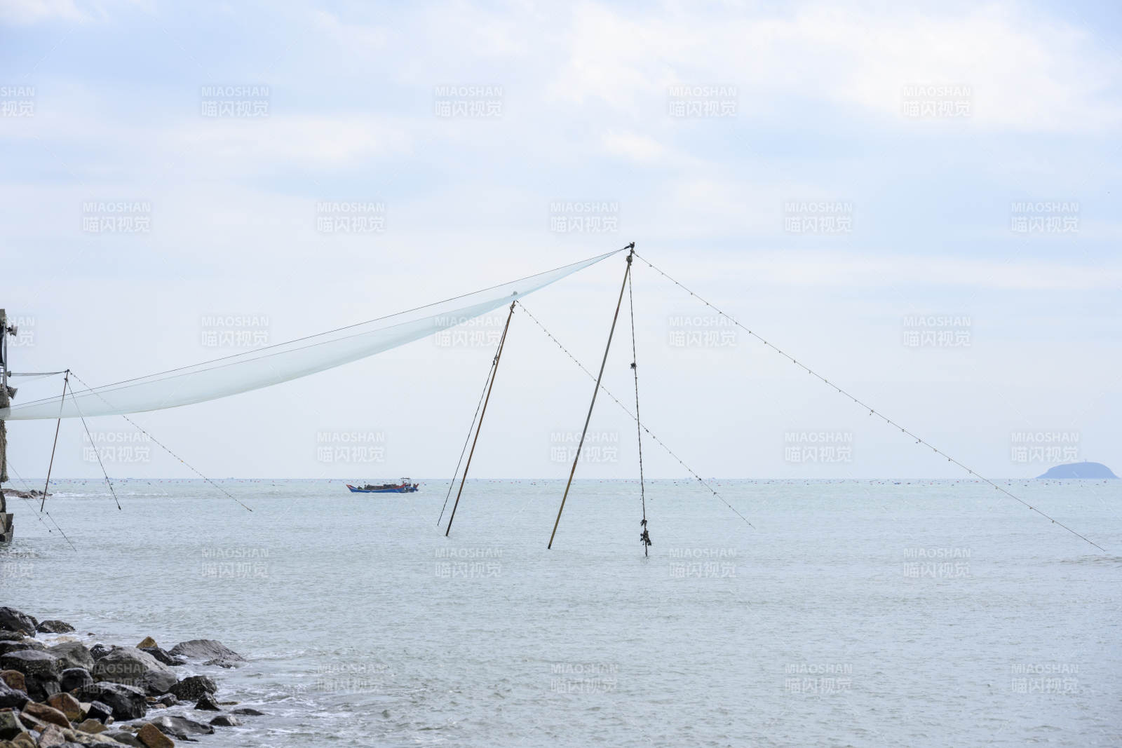 白塘湾海边渔网静景图片