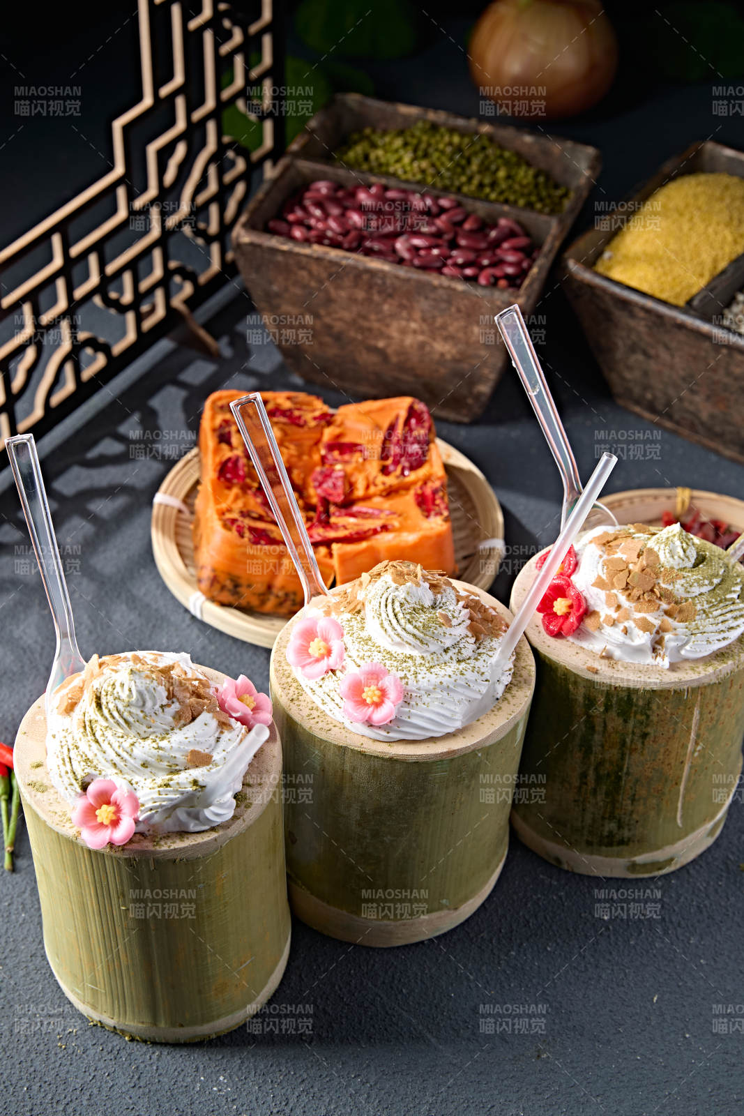 竹筒奶泡雪顶咖啡图片