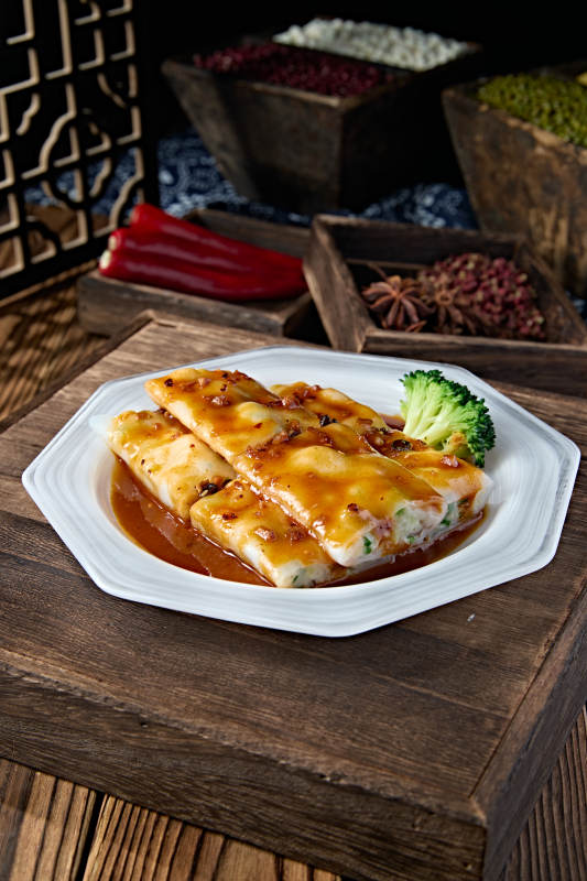 港式茶餐传统广式牛肉肠粉图片