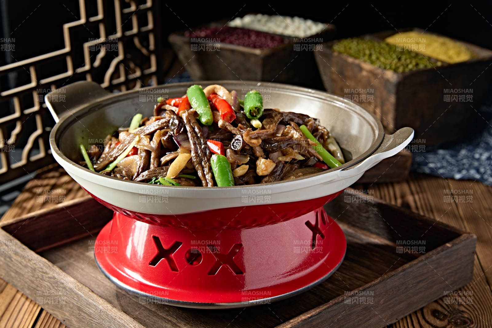 杭椒蒜香锅仔茶树菇图片