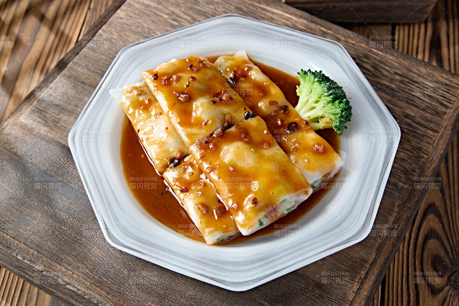 港式茶餐传统广式牛肉肠粉图片