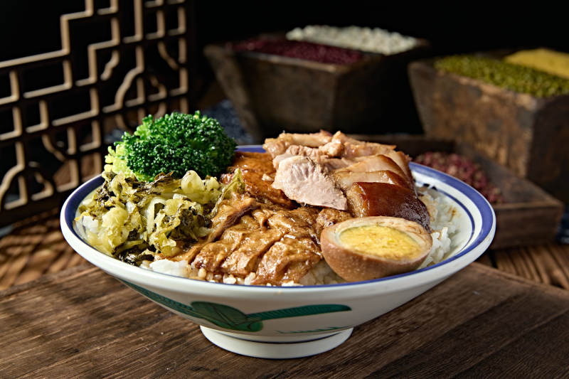 重庆卤味套餐饭-猪脚肉卷双拼套饭图片