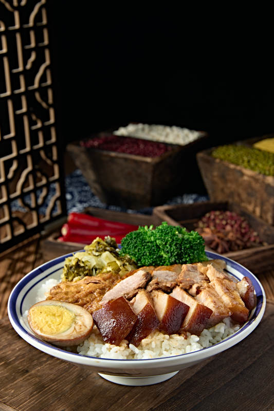 重庆卤味套餐饭-猪脚肉卷双拼套饭图片