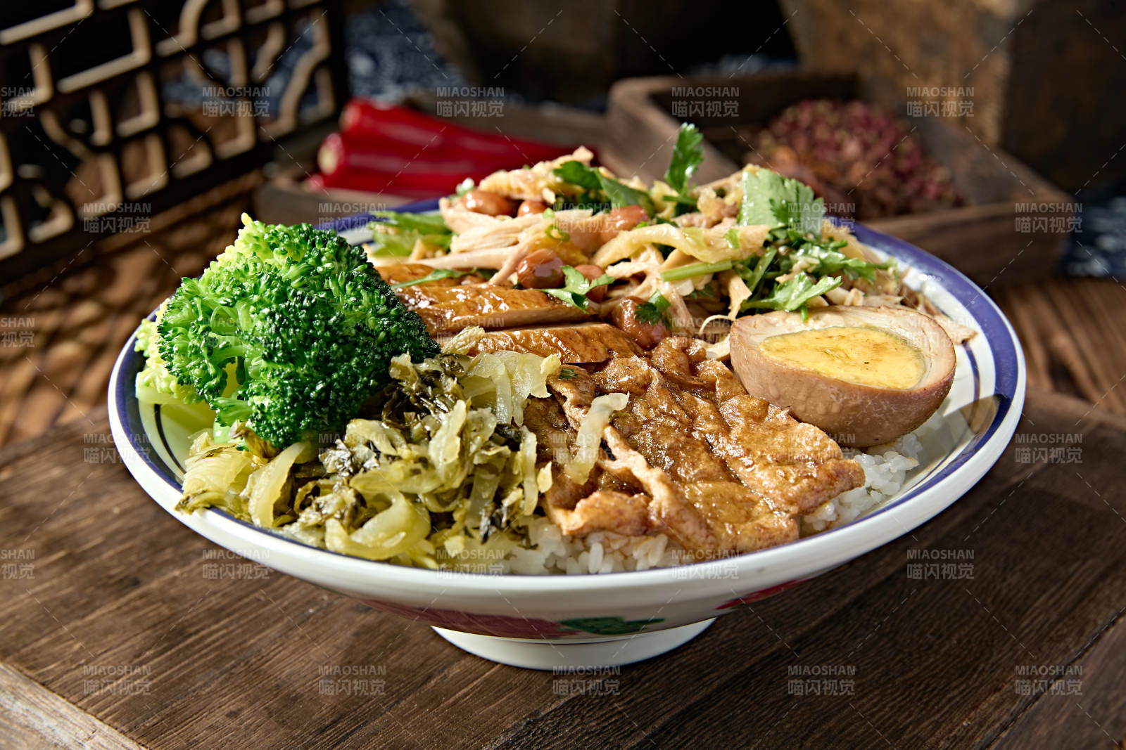 重庆卤味套餐手撕鸡卤味双拼饭图片