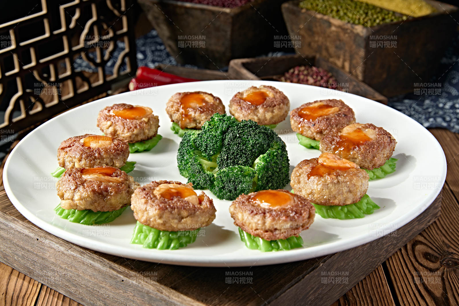 美味肉馅马蹄碎油炸鲜虾饼图片