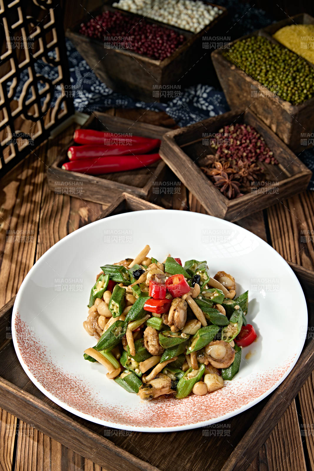 米椒白玉菇小炒秋葵扇贝肉图片