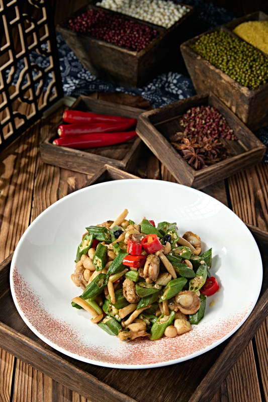 米椒白玉菇小炒秋葵扇贝肉图片