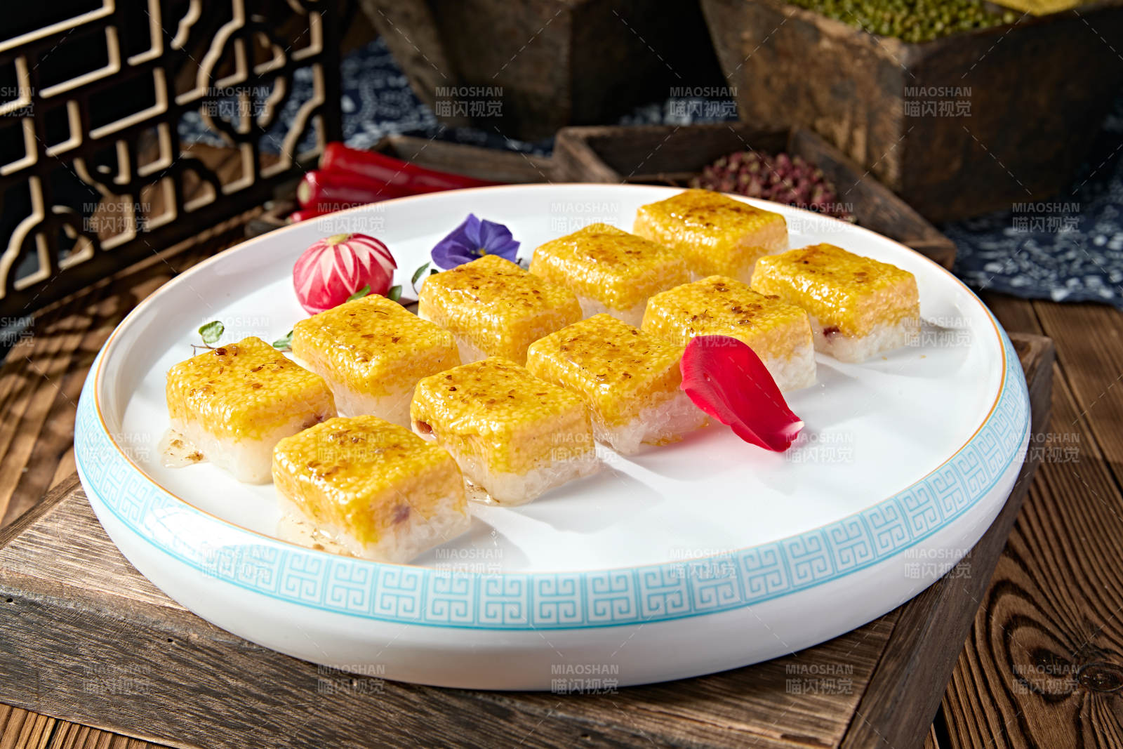 桂花酱双色小米糯米凉糕图片