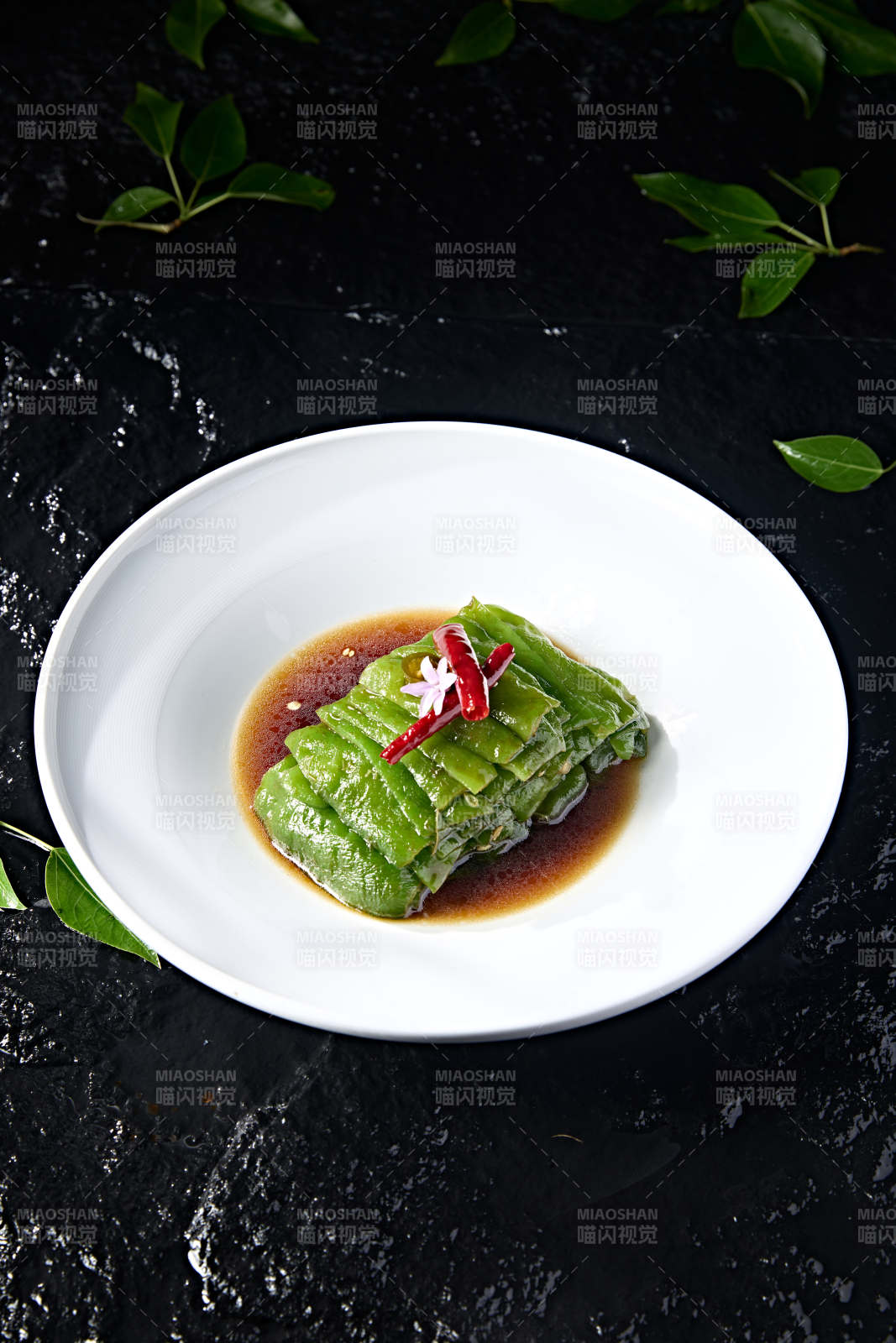 青口小凉菜捞汁烧青辣椒图片