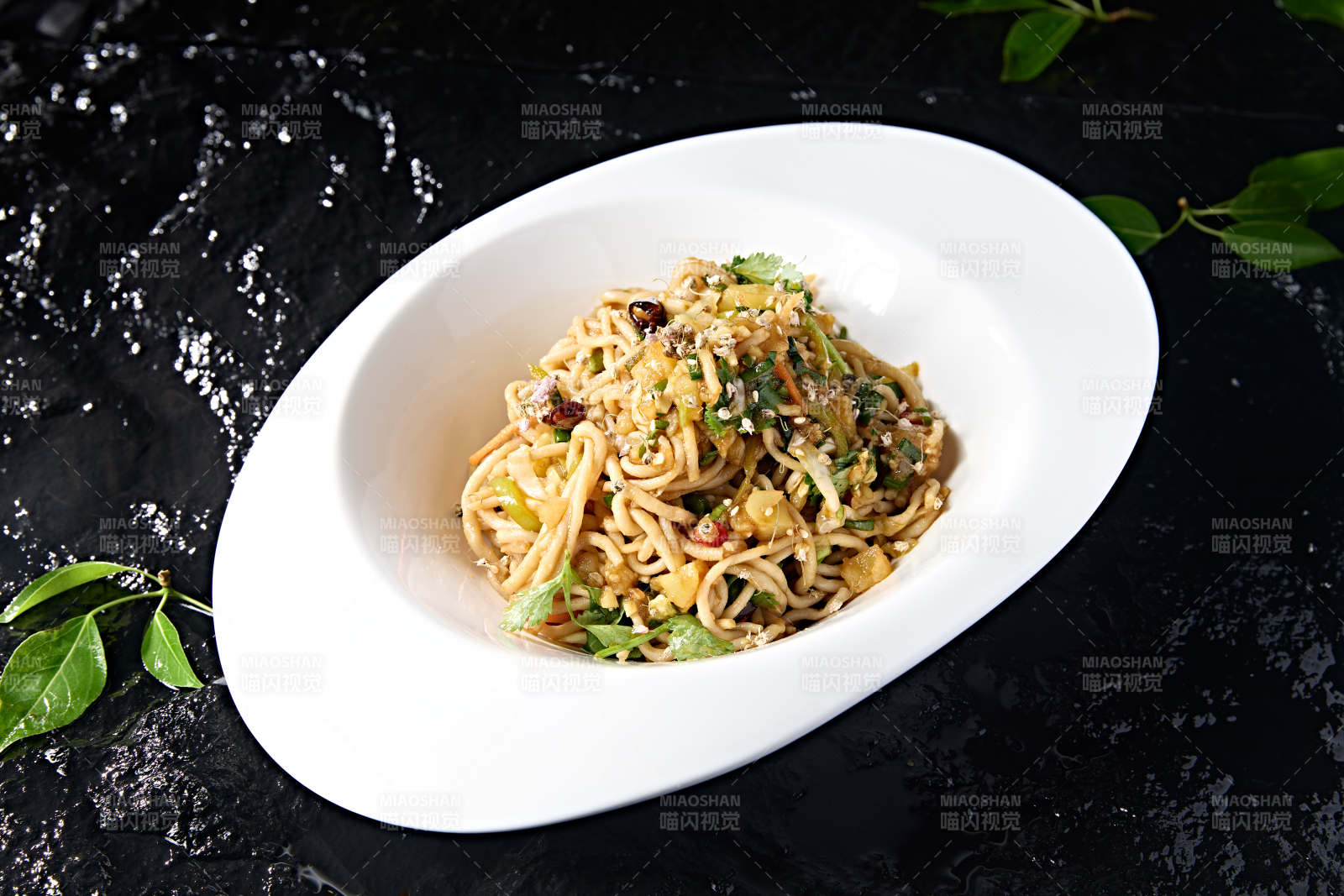 地方风味凉菜凉拌莜面饸饹图片