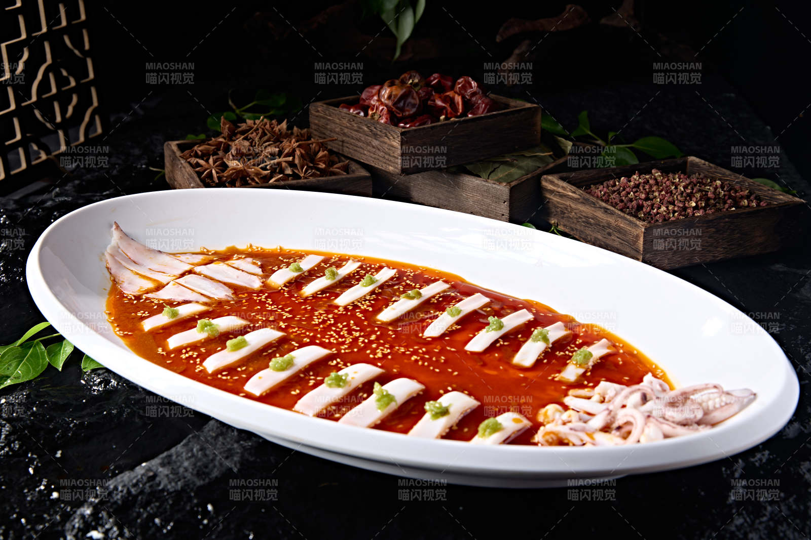 韩式甜辣酱佐深海大鱿鱼切片图片