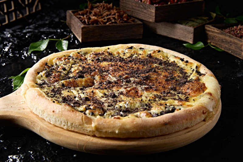 意大利传统美食烤披萨图片