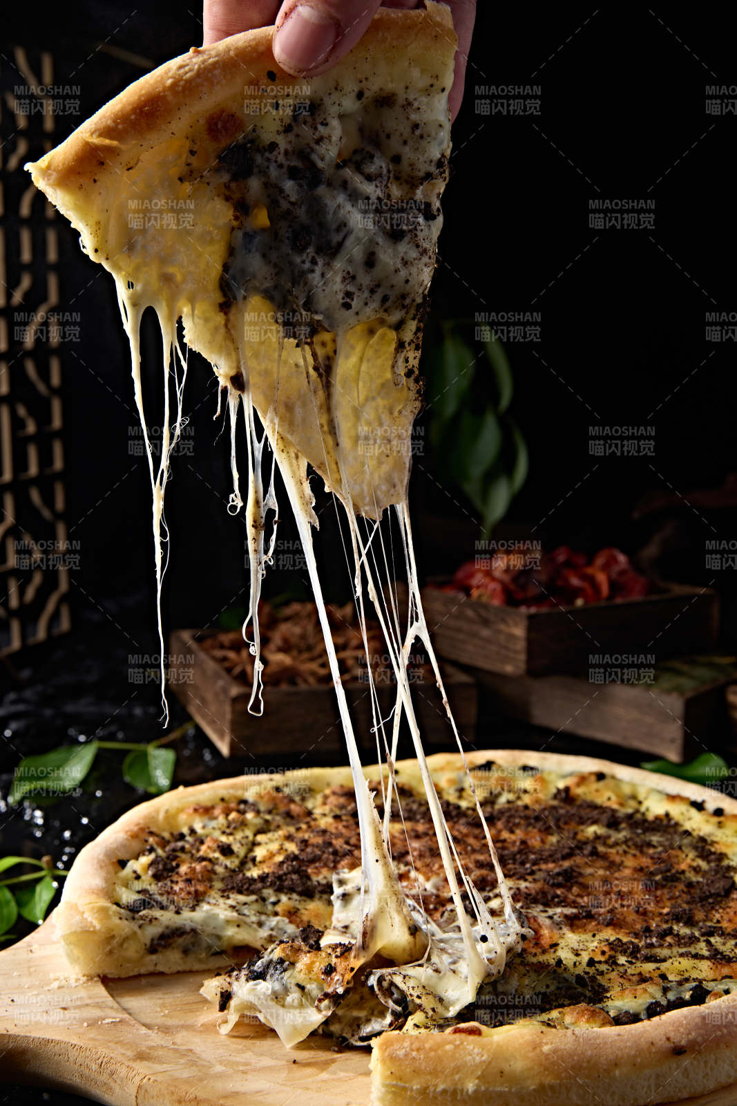 意大利传统美食烤披萨图片