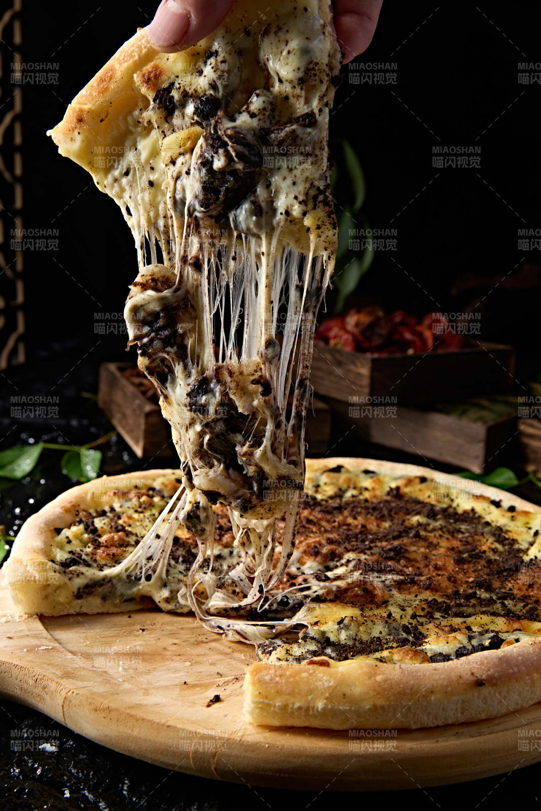 意大利传统美食烤披萨图片