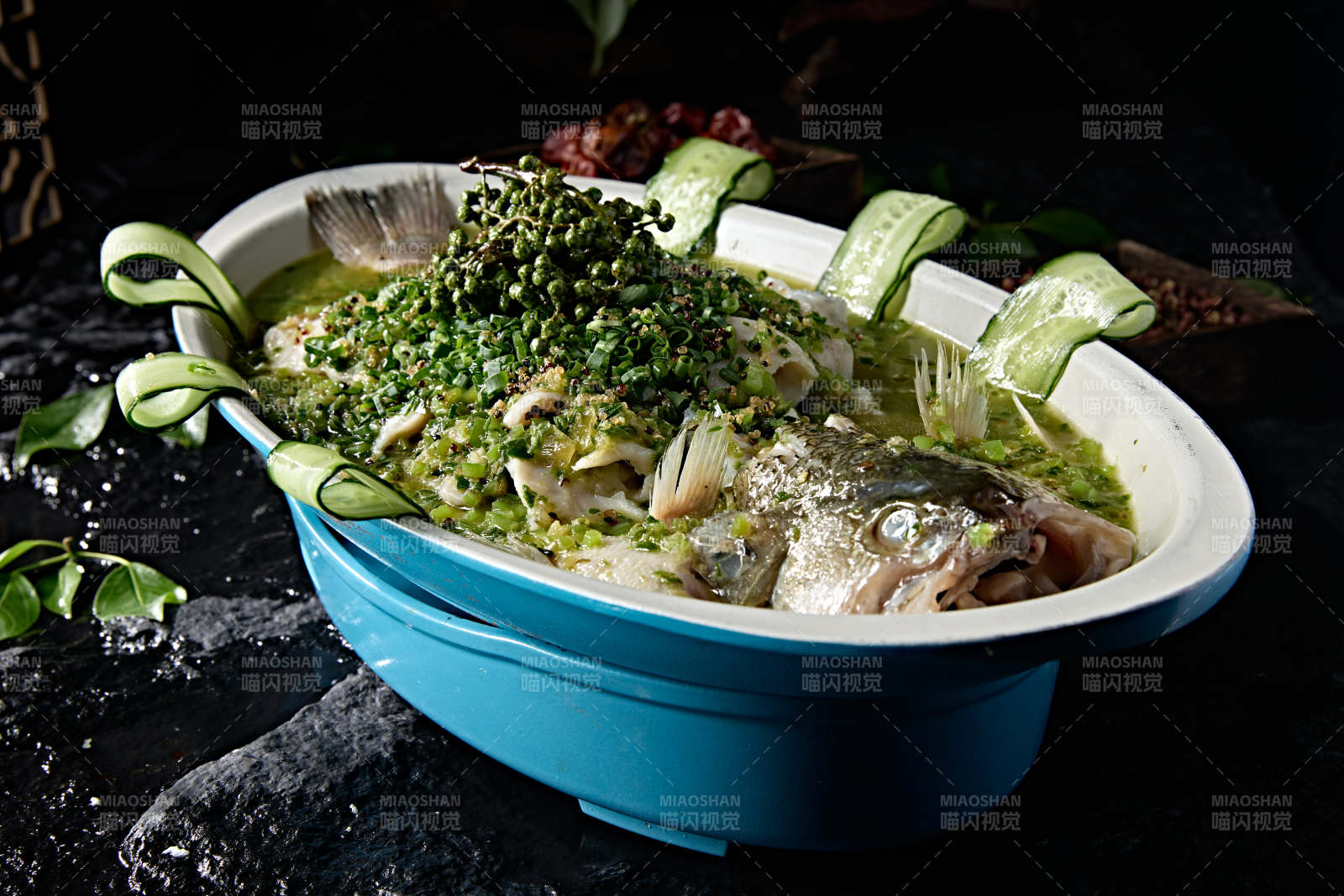 酸汤青椒葱香海鲈鱼图片