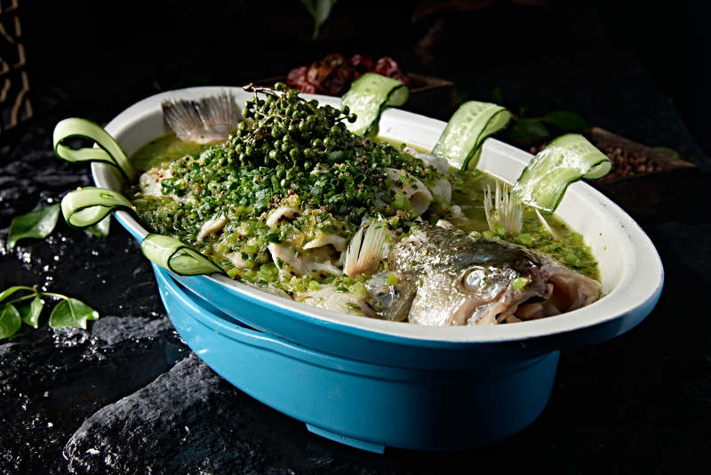 酸汤青椒葱香海鲈鱼图片