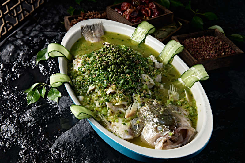 酸汤青椒葱香海鲈鱼图片