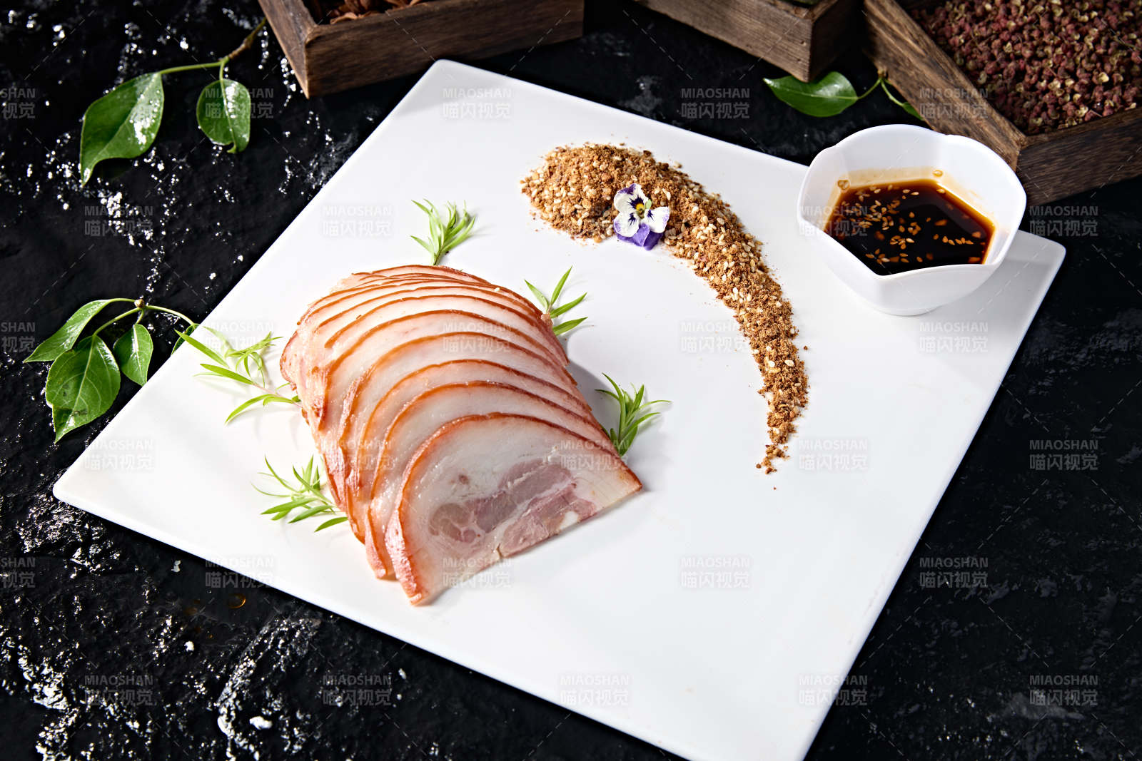 烟熏猪肘花切片图片