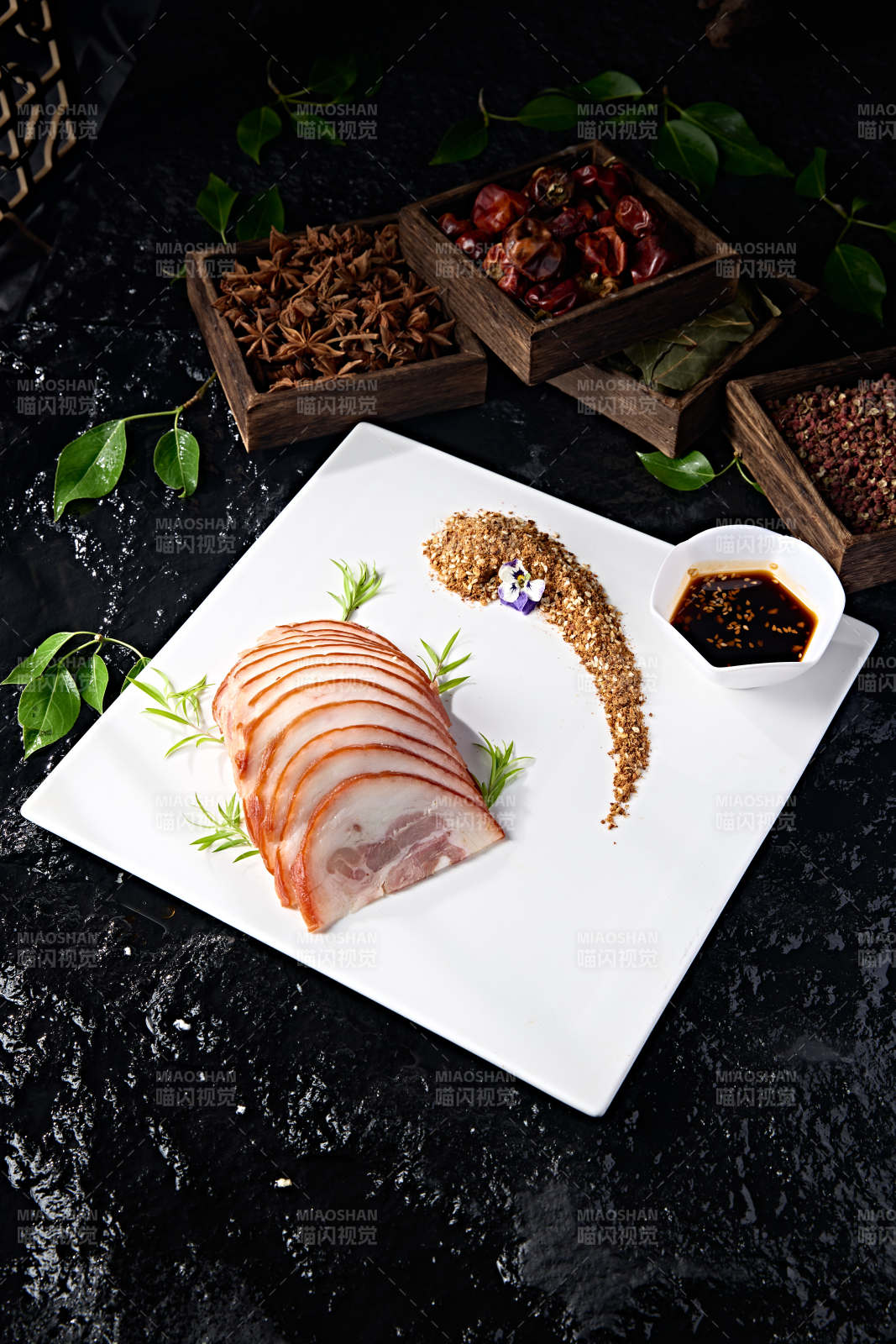 烟熏猪肘花切片图片