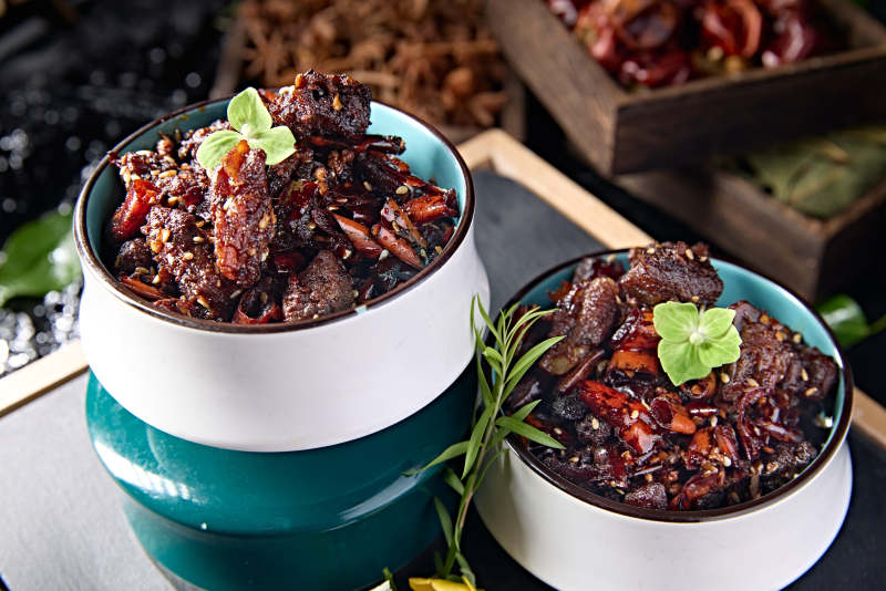 美味凉菜椒麻甜辣牛肉粒图片