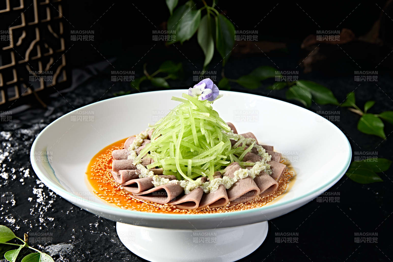 红油笋丝蒜香牛口条切片图片