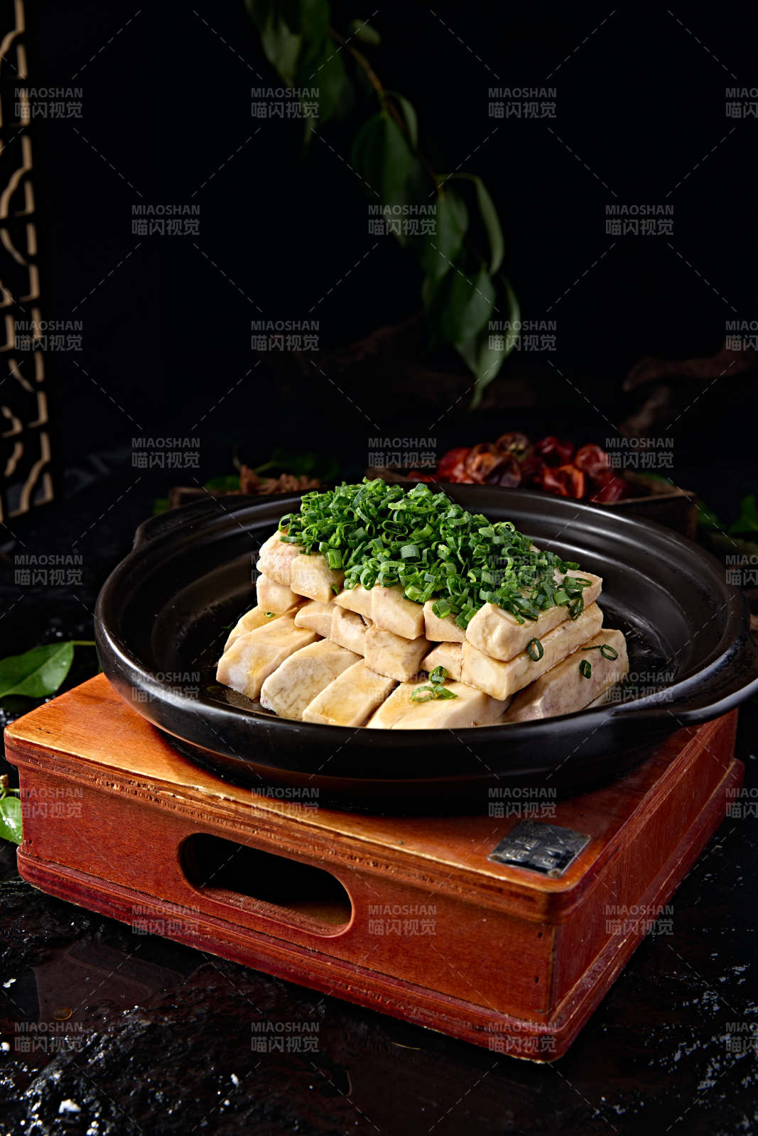 砂锅葱香焗芋头条图片