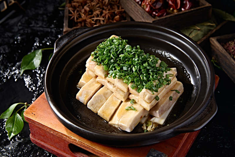 砂锅葱香焗芋头条图片