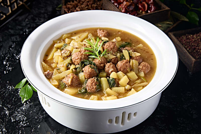 农家炖菜酸菜土豆炖猪肉丸子图片