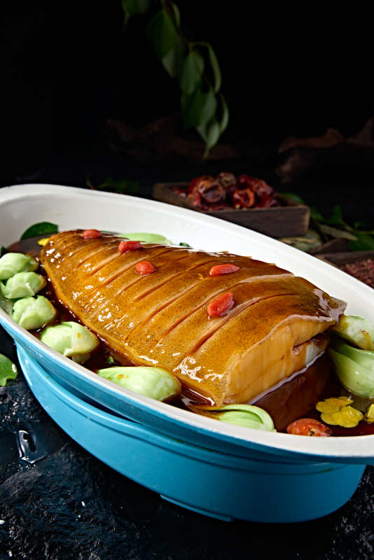 高端美食浇汁红烧鲽鱼身图片
