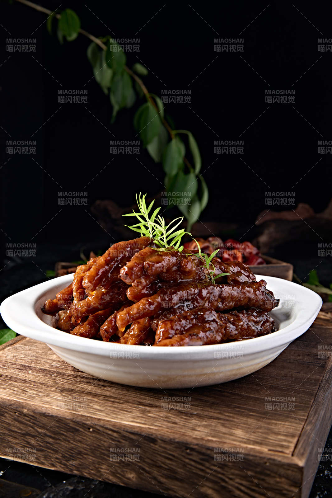 酱香浓汤炖虎皮鸡爪图片