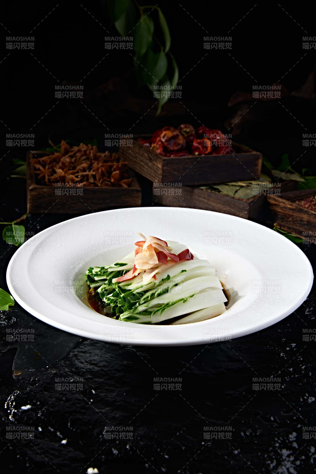 浇汁北极贝尖配奶白菜芯图片