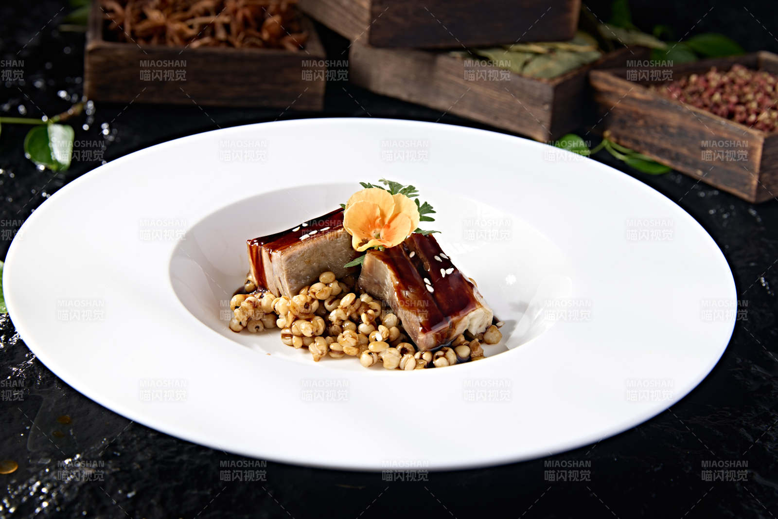 位菜薏米浇汁小羊排图片