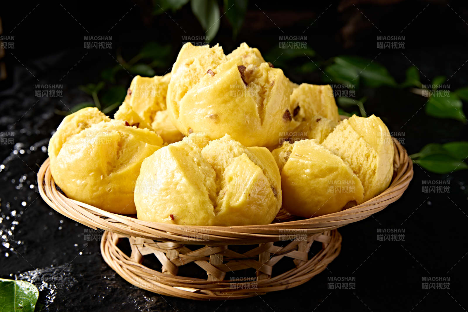 农家美食香蒸开花黄馍馍图片