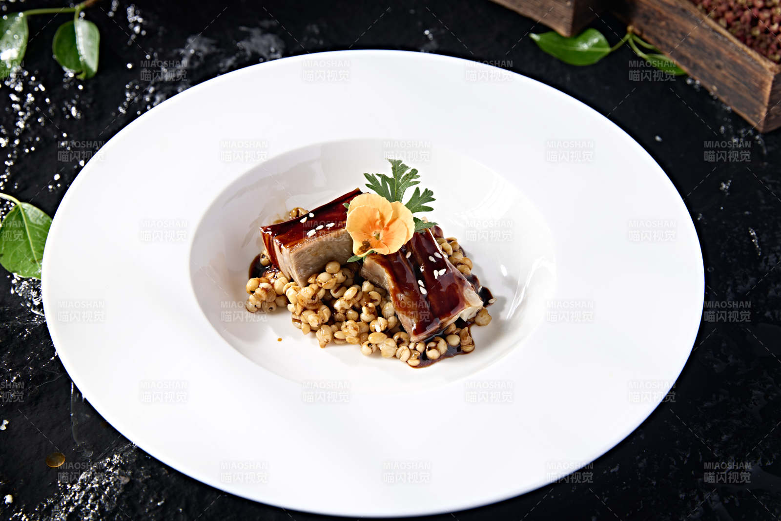 位菜薏米浇汁小羊排图片