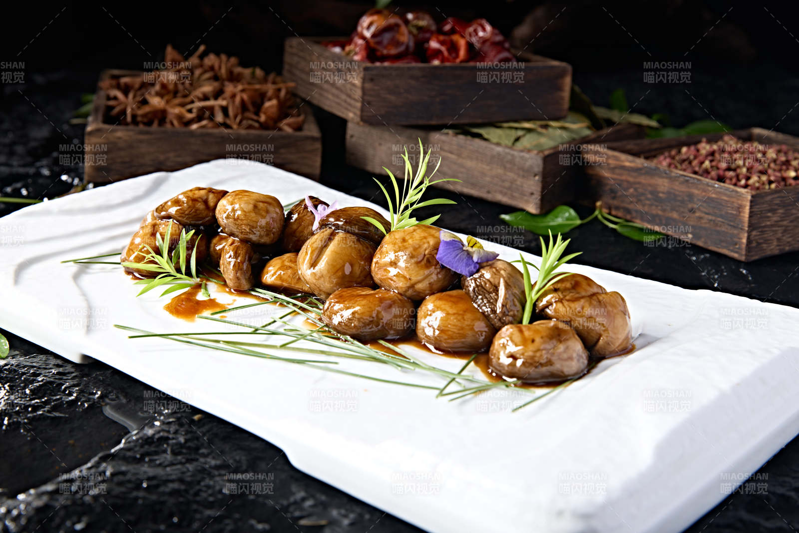 酱烧松香塞外口蘑图片