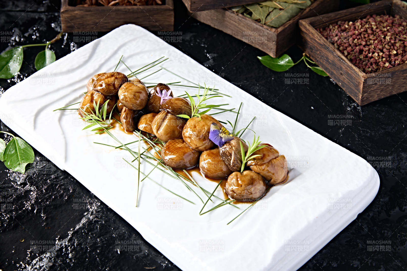 酱烧松香塞外口蘑图片